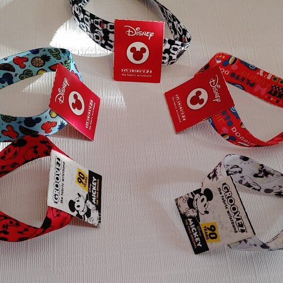 Lot of Disney Groovez Fabric Wrist Bands NWT Lof of 5 - Picture 2 of 6